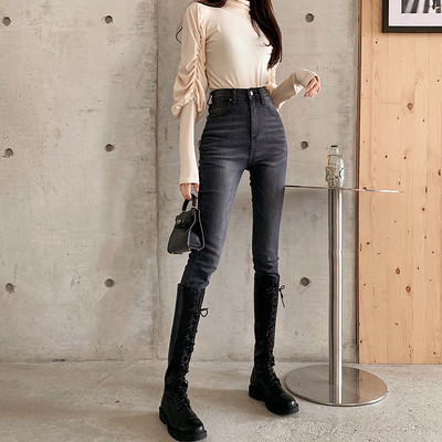 Upijene ženske traperice visokog struka - čist model