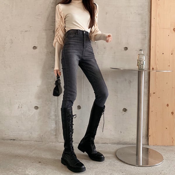 Upijene ženske traperice visokog struka - čist model