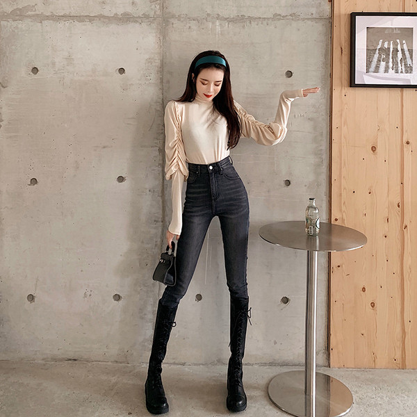 Upijene ženske traperice visokog struka - čist model