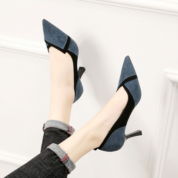 Mūsdienīgi sieviešu apavi no eko zamšādas - smaila modeļa