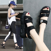 Naiste kõrge talla ja takjapaelaga sandaalid