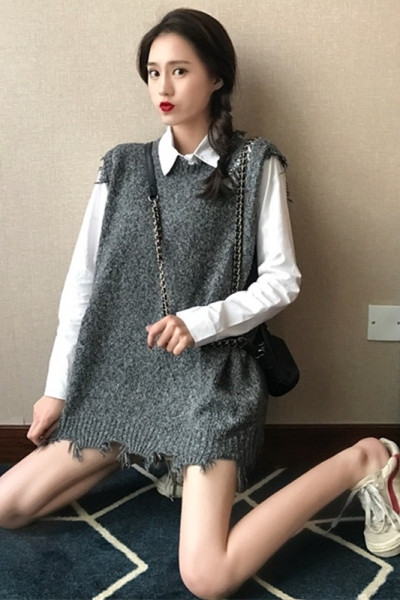 Kötött női mellény ovális nyakkivágással - széles modell