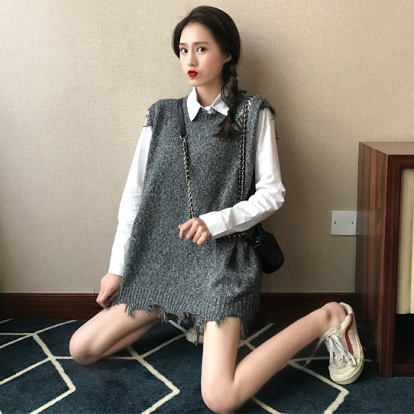 Kötött női mellény ovális nyakkivágással - széles modell