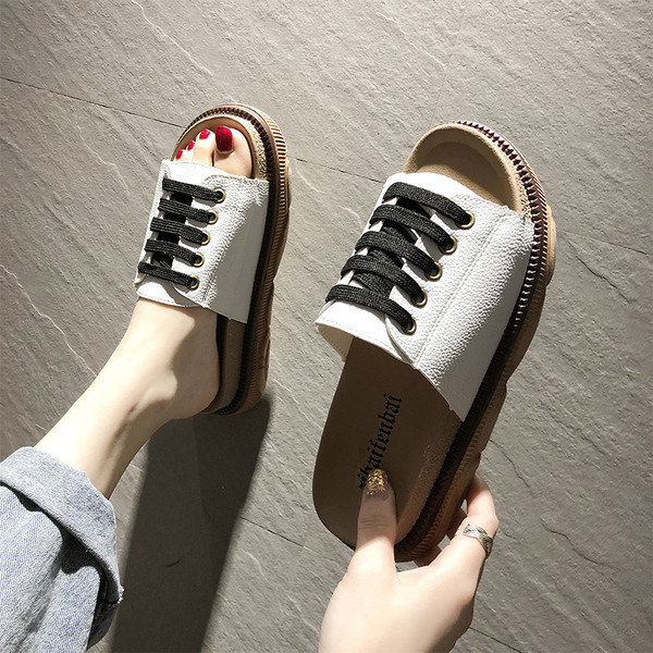 Model nou de papuci de dama cu talpa inalta si sireturi