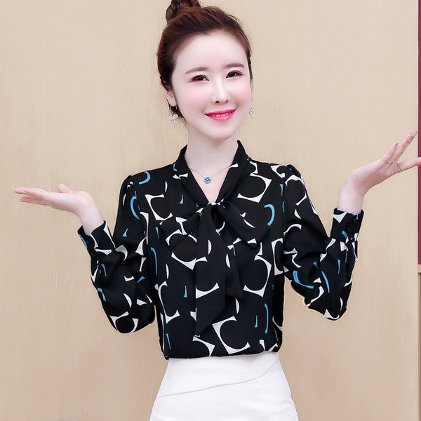 Modernūs moteriški marškiniai su geometriniu raštu ir šifoniniais kaklaraiščiais