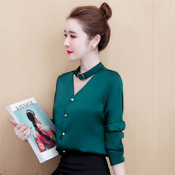 Cămașă de damă de ultimă generație cu decolteu și nasturi spitz