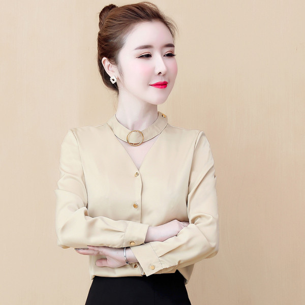 Cămașă de damă de ultimă generație cu decolteu și nasturi spitz