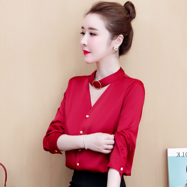 Cămașă de damă de ultimă generație cu decolteu și nasturi spitz