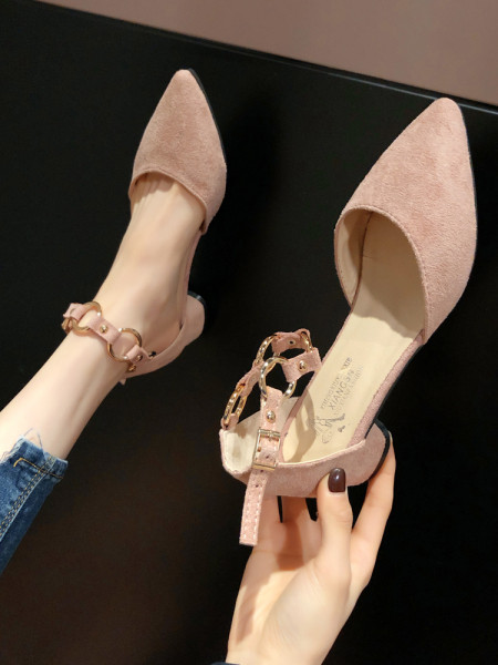 Pantofi moderni de dama cu toc jos gros si curea metalica