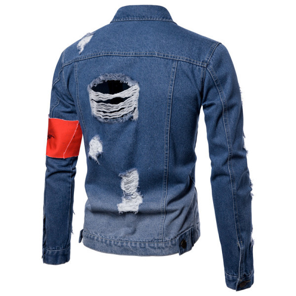 Klassikalise krae ja rebenenud motiividega moodne meeste teksajakk