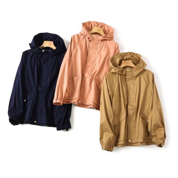 Moteriška pavasario-rudens striukė su gobtuvu