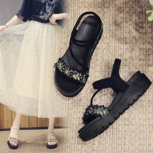 Alkalmi női szandál lapos magas talppal