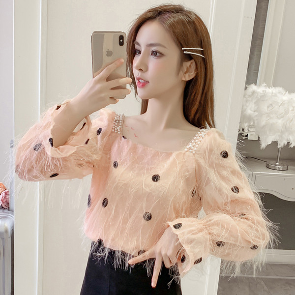 Bluză de damă cu decolteu pătrat și franjuri