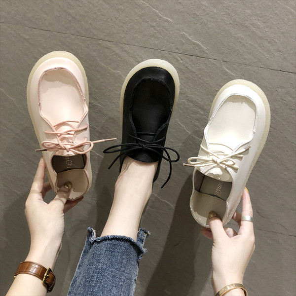 Laisvalaikio moteriški batai iš eko odos plokščiu padu ir raišteliais