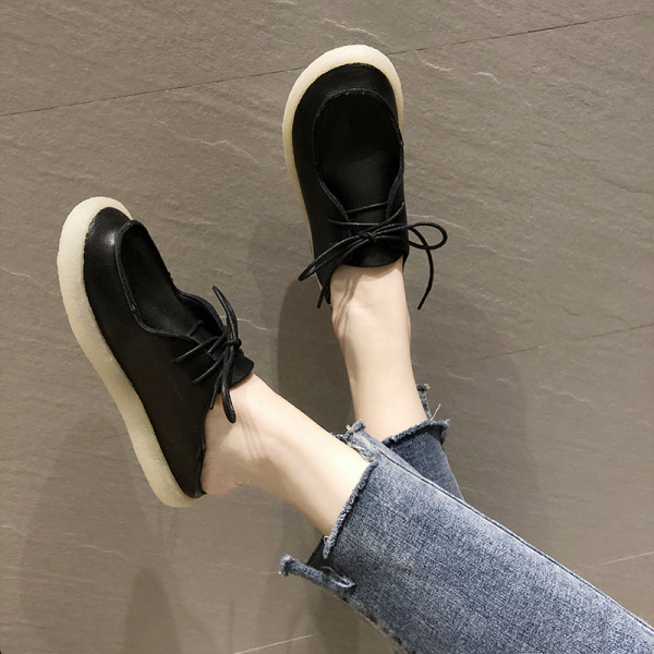 Laisvalaikio moteriški batai iš eko odos plokščiu padu ir raišteliais