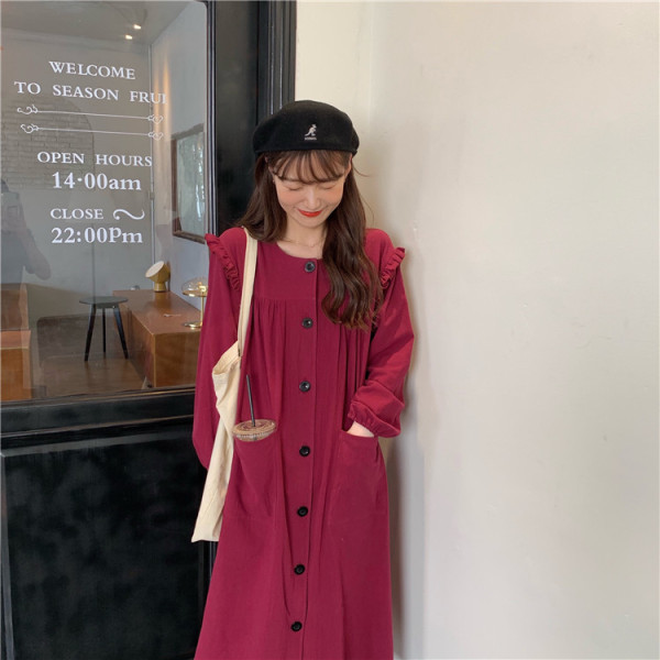 Széles női retro ruha gombokkal és zsebekkel