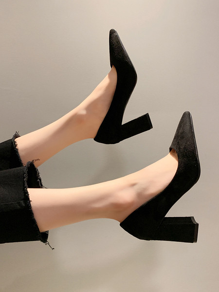 Moodsad ökoloogilisest seemisnahast paksude kontsadega naiste kingad - teravatipuline mudel