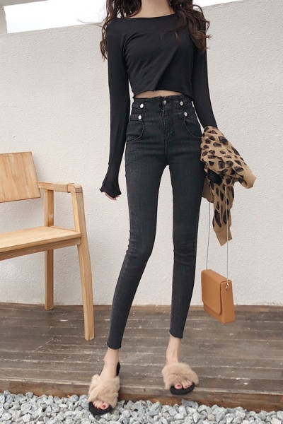 Upijene ženske crne traperice s visokim strukom i gumbima