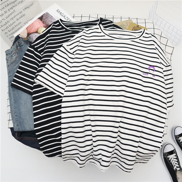 Tricou dama in dungi cu decolteu oval si maneci scurte