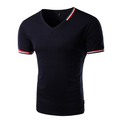 Paprasti vyriški marškinėlių modeliai trumpomis rankovėmis ir špicine iškirpte