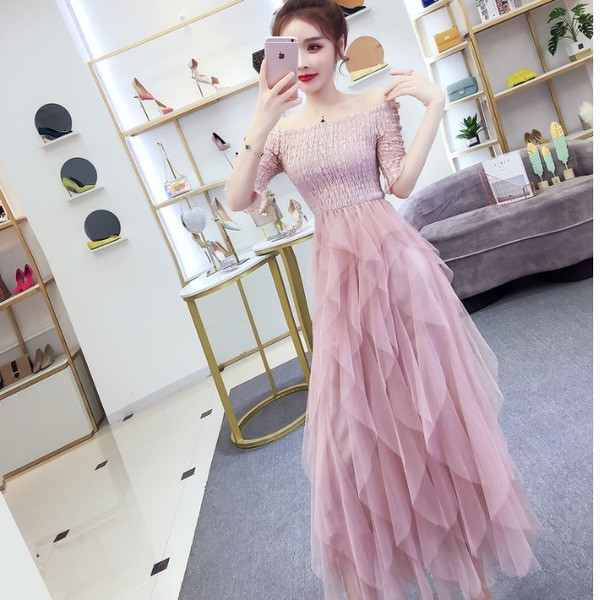 Ženska duga haljina od tila i kratkih rukava