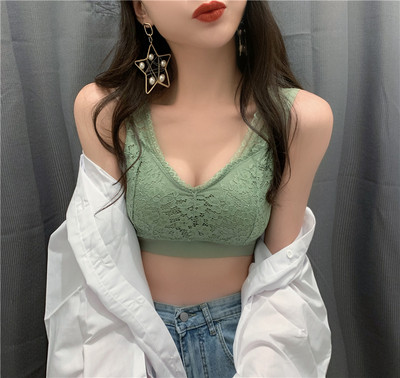 Moteriška nėriniuota krūtinė su plačiais petnešėlėmis