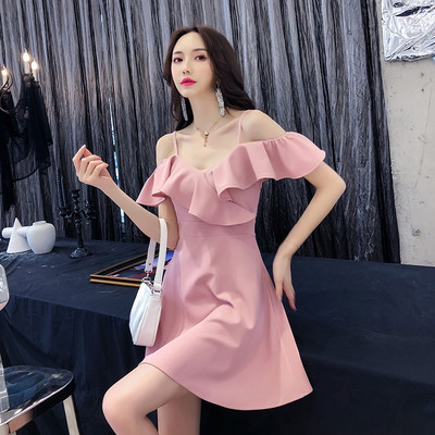 Rochie de dama model decupata cu umerii goi si bretele subtiri