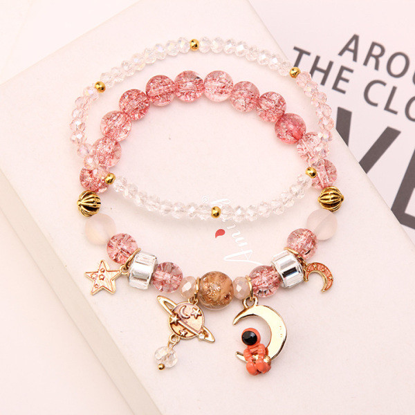 Moodne naiste käevõru värviliste helmeste ja metallist ripatsidega