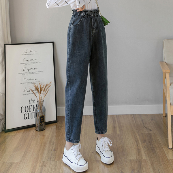 Ženske traperice s elastičnim strukom i džepovima - ravni model