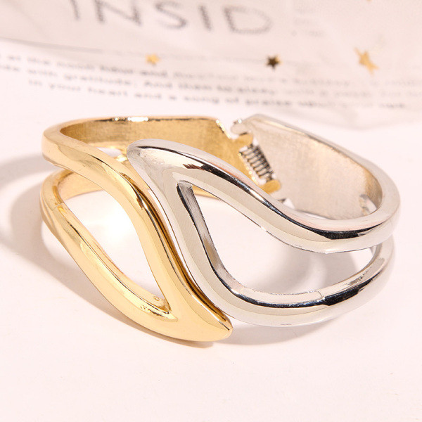 Dvobojna ženska metalna narukvica