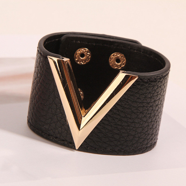 Moderna kožna ženska narukvica sa metalnim ukrasom