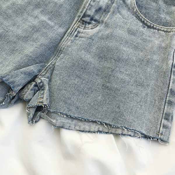 Moteriški trumpi džinsai aukštu juosmeniu