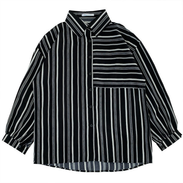 Platūs dryžuoti moteriški marškiniai su klasikine apykakle ir sagomis