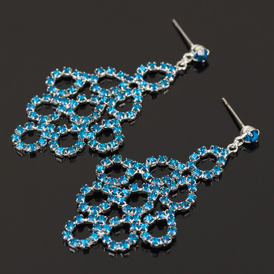 Елегантни дамски висящи обеци със сребристи,златисти и сини камъни 