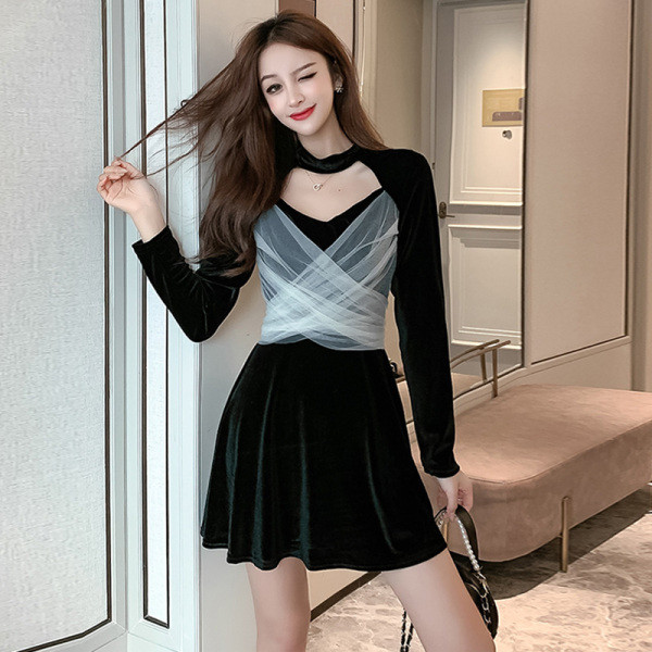 Naujo modelio moteriška suknelė su tiuliu - kirpimo modelis iš aksomo