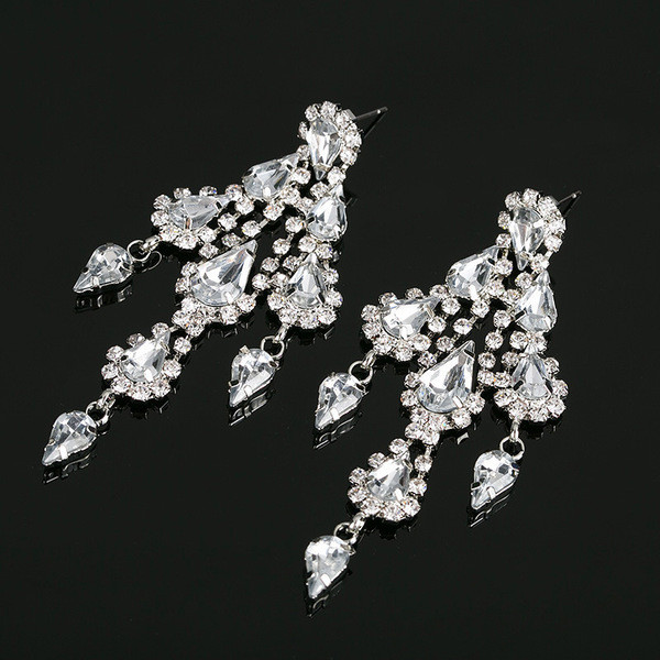 Stilingi moteriški kabantys auskarai su sidabriniais akmenukais