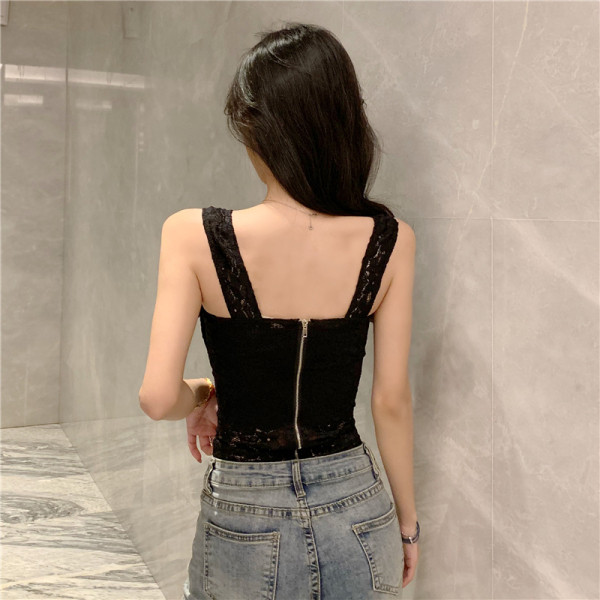 Női csipke felső fürtökkel