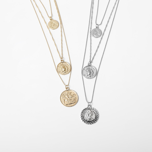 Modernus trivietis moteriškas karoliai su pakabukais