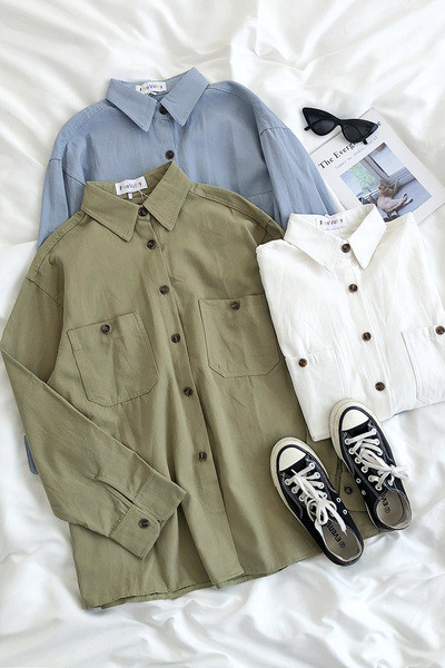 Cămașă retro de damă lată, cu guler și nasturi clasici