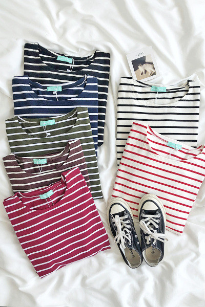 Ležerna ženska bluza na pruge s dugim rukavima i ovalnim izrezom