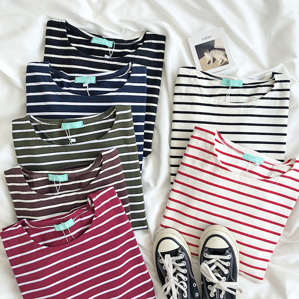 Ležerna ženska bluza na pruge s dugim rukavima i ovalnim izrezom