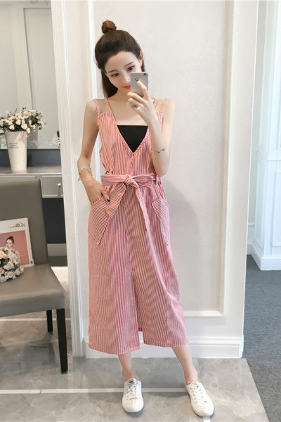 Rochie asimetrică în dungi cu centură