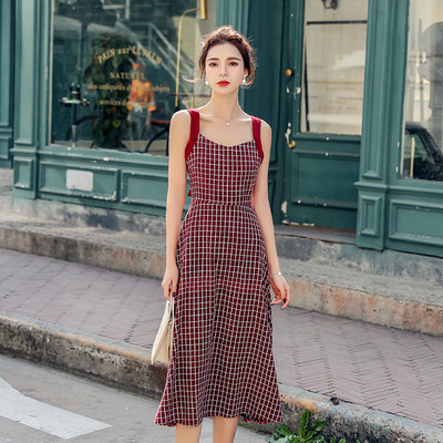 Retro női ruha széles pántokkal - közepes hosszúságú