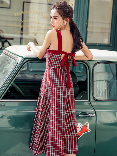 Retro női ruha széles pántokkal - közepes hosszúságú