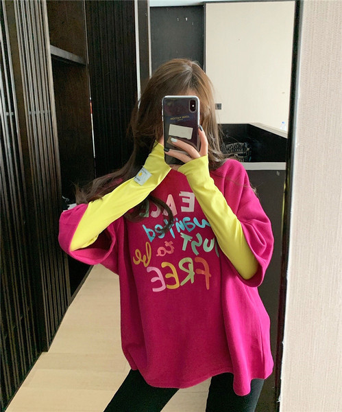 Ikdienas sieviešu T-krekls ar īsām piedurknēm un krāsainu uzrakstu