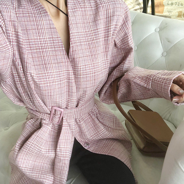 Geaca de dama in carouri eleganta cu curea