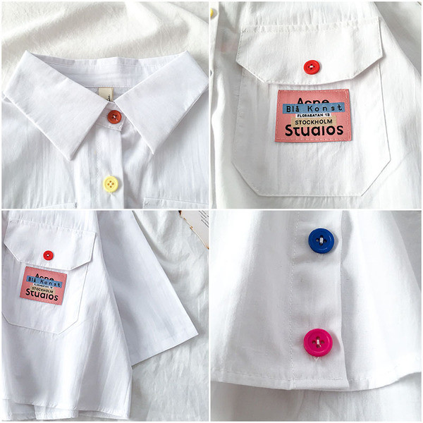 Kratka ženska košulja s dugmadima i džepovima u boji