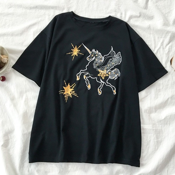 Tricou de dama modern cu broderie unicorn