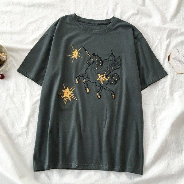 Tricou de dama modern cu broderie unicorn
