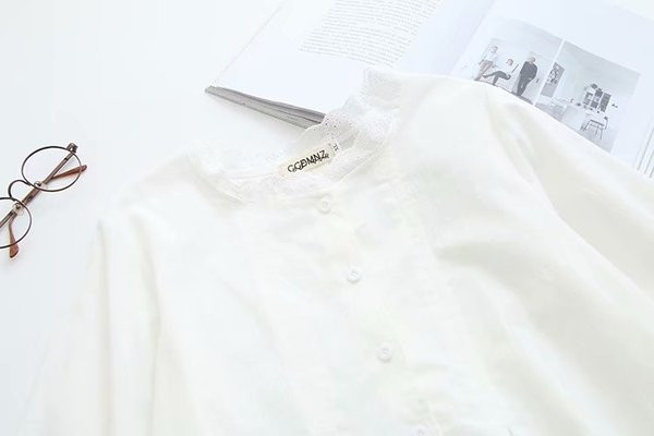 Női alkalmi blúz 3/4-es ujjal és hímzéssel